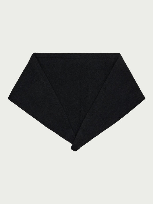 Triangle wool scarf in black - La Rue Copenhagen