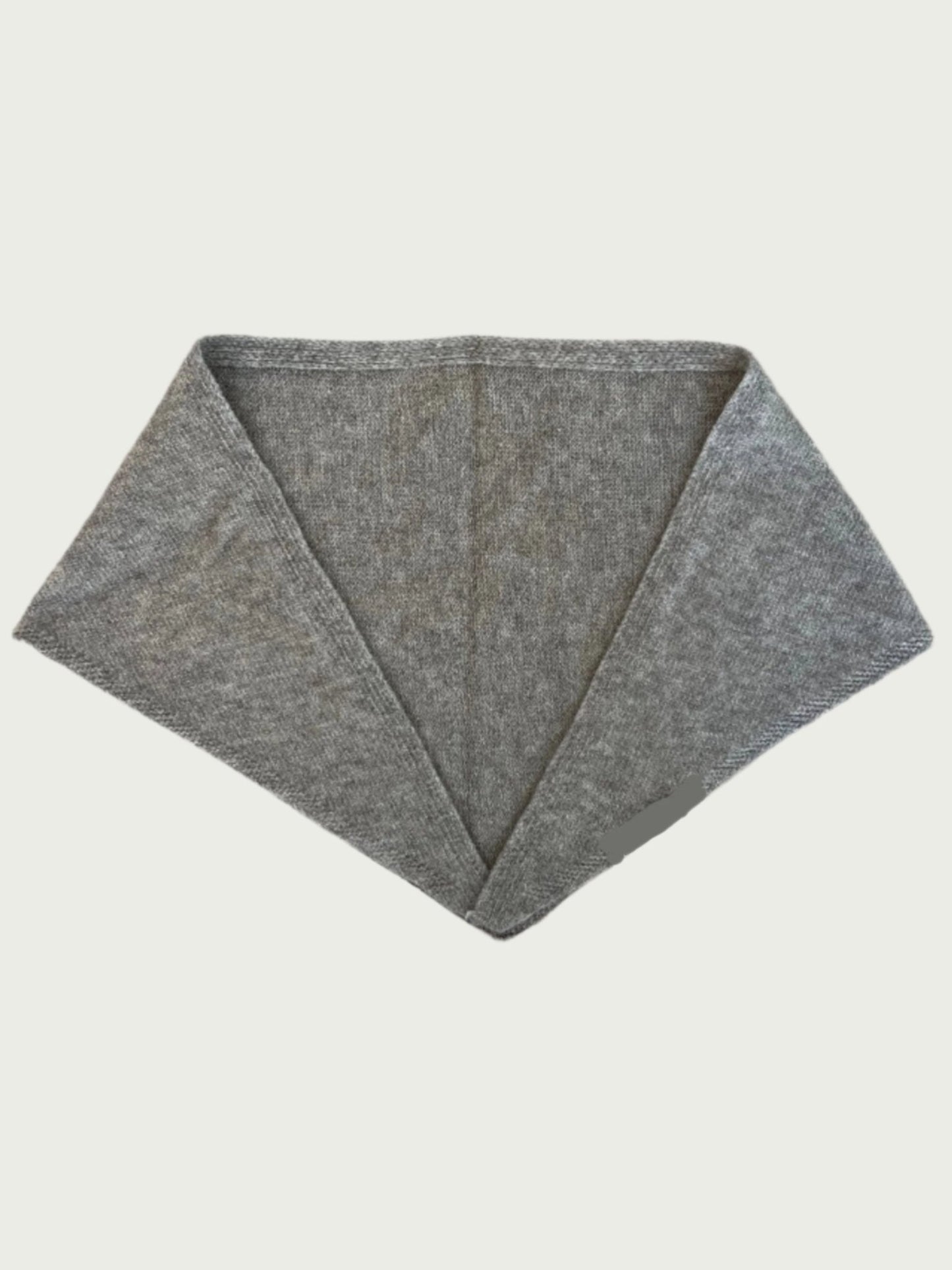 Triangle wool scarf in grey - La Rue Copenhagen